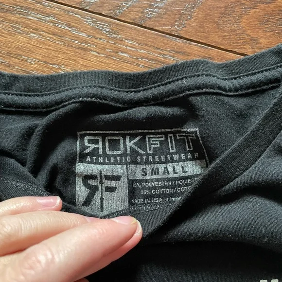Rokfit Co Black Graphic Crop Top - Picture 4 of 5